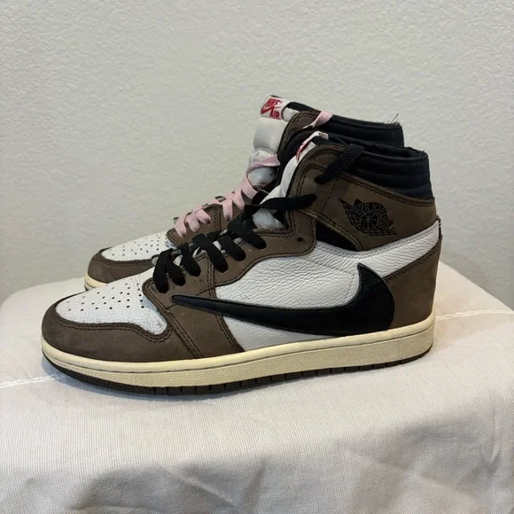 Nike Air Jordan 1 Retro High OG SP Travis Scott "Mocha" sneaker - Picture 3 of 13